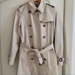 Authentic Burberry trench. excellent condition.